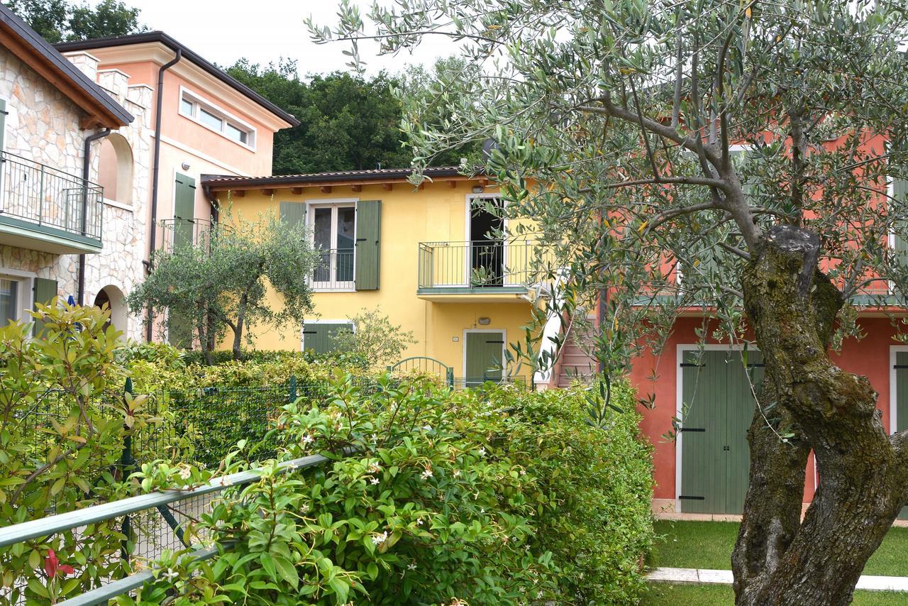 Ferienwohnung Residenza Alle Torri With Pool Torri Del Benaco Exterior foto